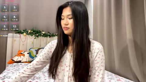 Snapshot of mieshasegura chatting on 02/10/26, 05:39 Mia online show from 02/10/26, 05:39