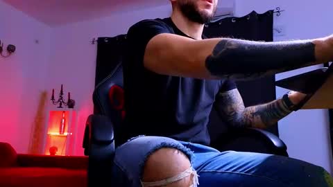 MightyAaron online show from 11/10/25, 06:34