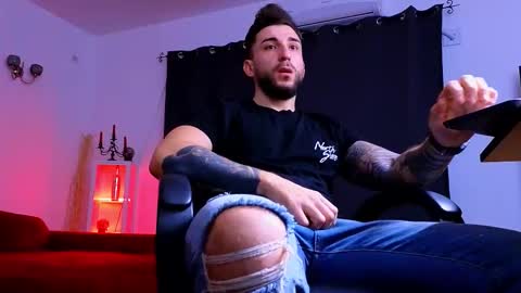 MightyAaron online show from 11/17/25, 05:24