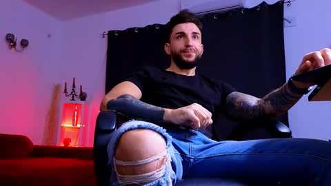 MightyAaron online show from 11/19/25, 04:23