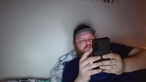 Snapshot of miguel320129 chatting on 03/17/26, 05:55 Miggy online show from 03/17/26, 05:55