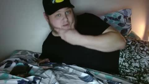 Snapshot of miguel320129 chatting on 03/21/26, 05:23 Miggy online show from 03/21/26, 05:23