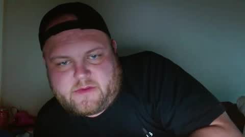 Snapshot of miguel320129 chatting on 04/13/26, 01:55 Miggy online show from 04/13/26, 01:55