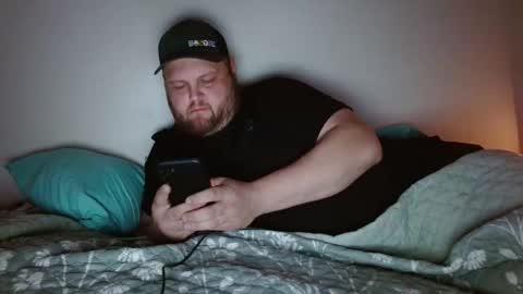 Snapshot of miguel320129 chatting on 04/22/26, 03:31 Miggy online show from 04/22/26, 03:31