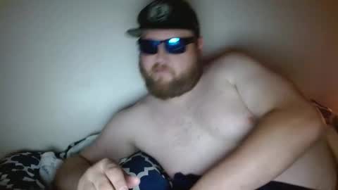 Snapshot of miguel320129 chatting on 05/25/26, 06:30 Miggy online show from 05/25/26, 06:30