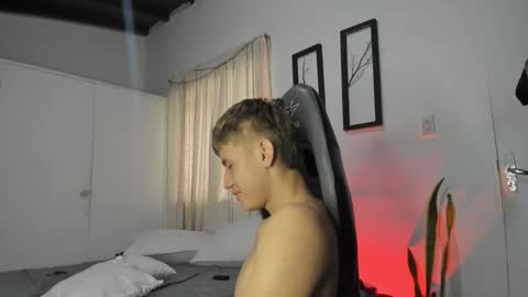 Miguel Hernandez online show from 02/05/25, 06:37