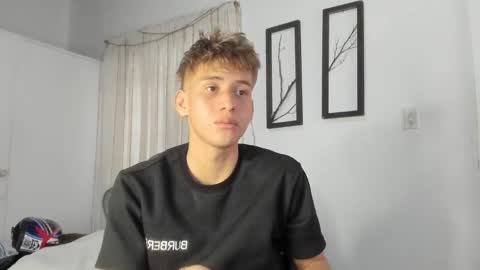 Miguel Hernandez online show from 02/27/25, 04:32