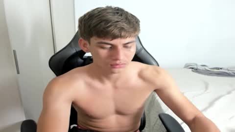 Miguel Hernandez online show from 09/29/25, 01:27