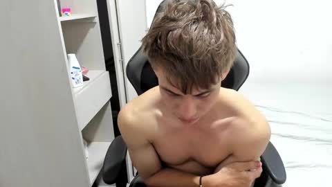 Miguel Hernandez online show from 10/26/25, 01:28