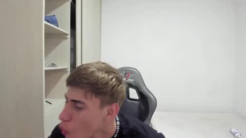 Miguel Hernandez online show from 11/26/25, 07:15