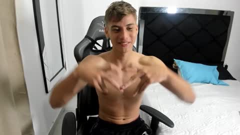 Snapshot of miguel_hz chatting on 03/09/26, 10:47 Miguel Hernandez online show from 03/09/26, 10:47