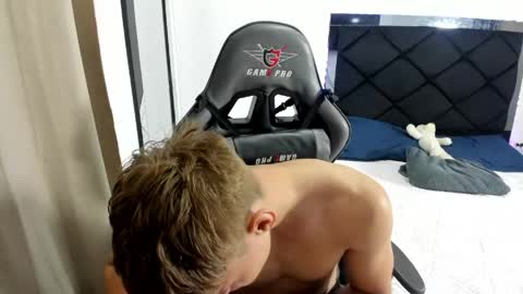 Snapshot of miguel_hz chatting on 04/28/26, 12:53 Miguel Hernandez online show from 04/28/26, 12:53