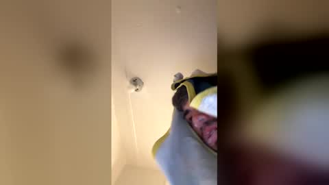 Snapshot of miguelord2428 chatting on 03/31/26, 12:27 miguelord2428 online show from 03/31/26, 12:27