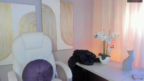 Snapshot of mihailleroy chatting on 12/06/24, 10:19 MIHAIL LEROY finally independent model online show from 12/06/24, 10:19