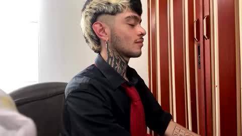 Snapshot of mihailleroy chatting on 12/24/24, 10:17 MIHAIL LEROY finally independent model online show from 12/24/24, 10:17