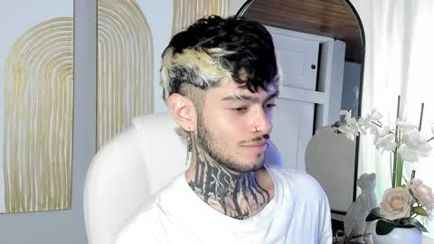 Snapshot of mihailleroy chatting on 12/30/24, 11:28 MIHAIL LEROY finally independent model online show from 12/30/24, 11:28