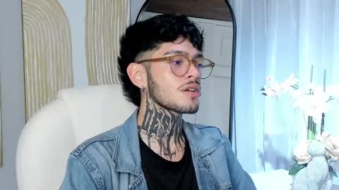 Snapshot of mihailleroy chatting on 02/15/25, 12:26 MIHAIL LEROY finally independent model online show from 02/15/25, 12:26