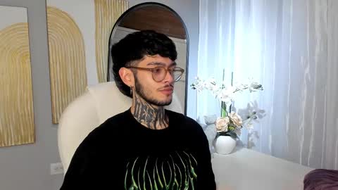 Snapshot of mihailleroy chatting on 02/23/25, 01:46 MIHAIL LEROY finally independent model online show from 02/23/25, 01:46