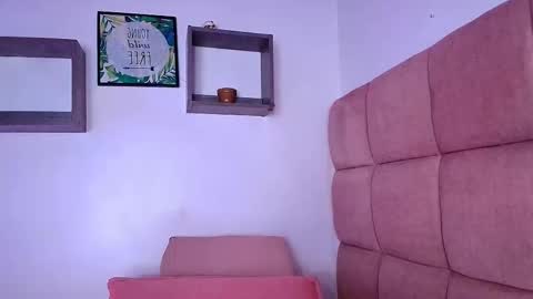 Snapshot of miia_01_ chatting on 09/16/25, 11:55 Mia online show from 09/16/25, 11:55