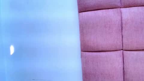 Snapshot of miia_01_ chatting on 09/22/25, 11:56 Mia online show from 09/22/25, 11:56