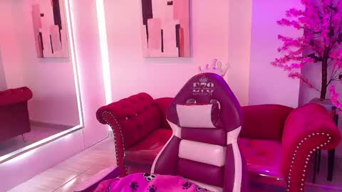 Snapshot of miia__owens chatting on 04/21/26, 11:05 Miia online show from 04/21/26, 11:05