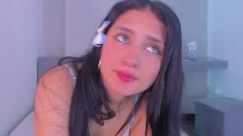 Mia online show from 10/23/25, 06:28