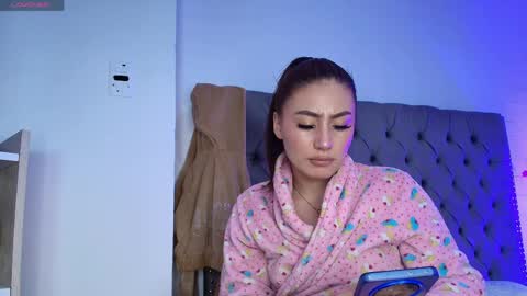 Snapshot of miia_paris chatting on 04/10/26, 04:23 Miia Paris online show from 04/10/26, 04:23