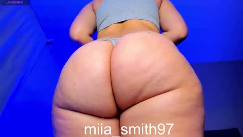 mia online show from 09/25/25, 09:51