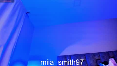 mia online show from 10/07/25, 09:45