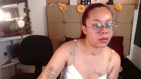 miia online show from 11/11/25, 02:17