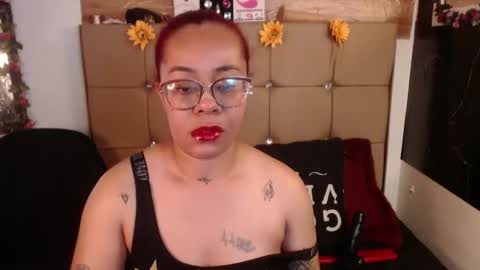 Snapshot of miia_spencer_ chatting on 04/13/26, 06:13 miia online show from 04/13/26, 06:13