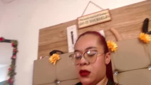 Snapshot of miia_spencer_ chatting on 04/24/26, 09:28 miia online show from 04/24/26, 09:28