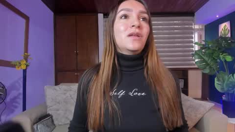 Snapshot of miia_taylors chatting on 12/20/25, 11:50 Miia 3 online show from 12/20/25, 11:50