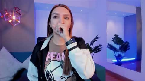 Snapshot of miia_taylors chatting on 02/21/26, 11:55 Miia 3 online show from 02/21/26, 11:55