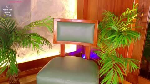  CALL ME MIA  online show from 05/12/26, 06:05