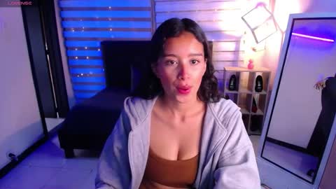 miiaa_evans1 online show from 10/22/25, 07:57