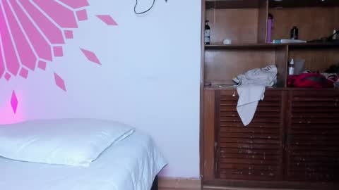 miiaa_m online show from 04/16/26, 07:14