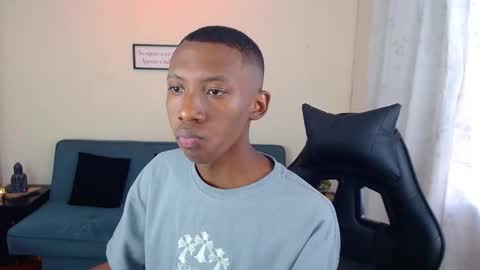 Snapshot of miiloo18 chatting on 10/28/25, 08:11 Jordan online show from 10/28/25, 08:11