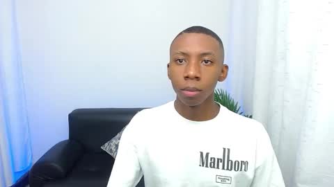 Snapshot of miiloo18 chatting on 10/29/25, 05:25 Jordan online show from 10/29/25, 05:25