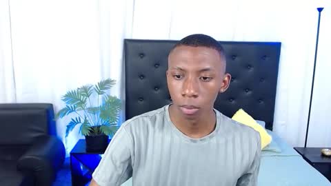 Snapshot of miiloo18 chatting on 11/04/25, 09:36 Jordan online show from 11/04/25, 09:36