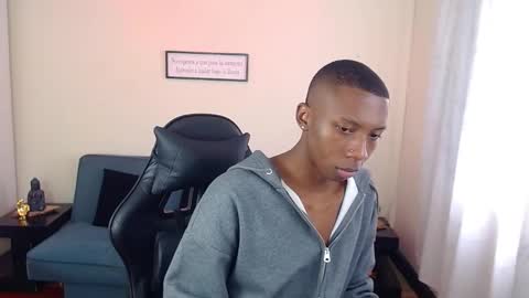 Snapshot of miiloo18 chatting on 11/08/25, 04:51 Jordan online show from 11/08/25, 04:51