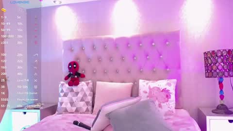 Snapshot of miilu_dancer_ chatting on 09/26/25, 09:30 Lucii online show from 09/26/25, 09:30