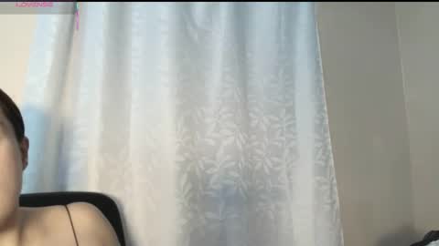 Snapshot of miiss_emmy chatting on 09/25/25, 05:38 Emmy online show from 09/25/25, 05:38