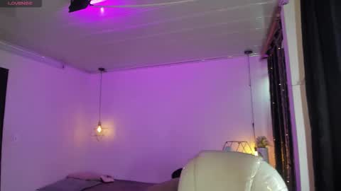 miiss_greyy online show from 09/12/25, 12:05