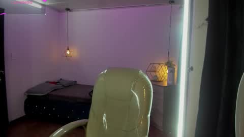 miiss_greyy online show from 09/23/25, 11:46