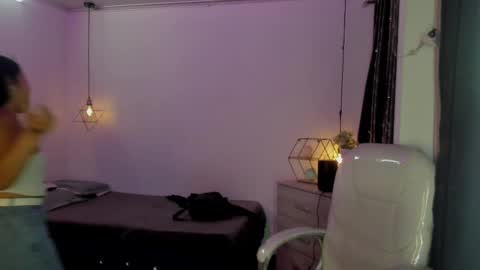 miiss_greyy online show from 09/27/25, 10:53