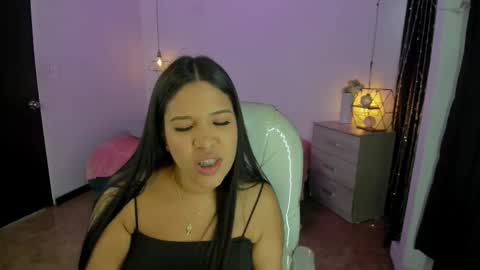 miiss_greyy online show from 10/08/25, 11:52