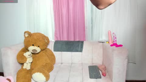 miissy__ online show from 05/13/26, 07:50