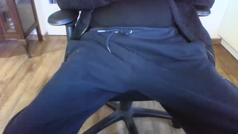 mik online show from 02/10/25, 02:59