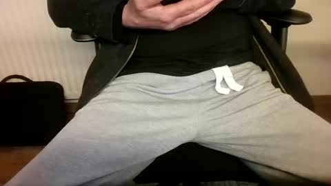 mik online show from 10/27/25, 11:47